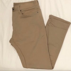 The traveler pants